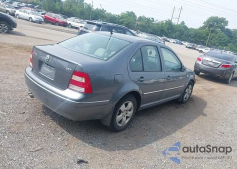 2004 Volkswagen Jetta Gli 1.8T/Gls 1.8T from USA, damaged, VIN 3VWSE69M24M018597